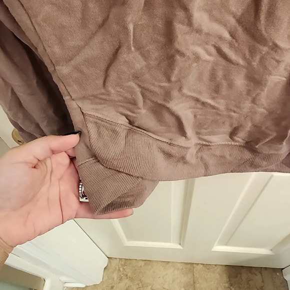 Athleta long-sleeved shirt size s - Picture 3 of 4